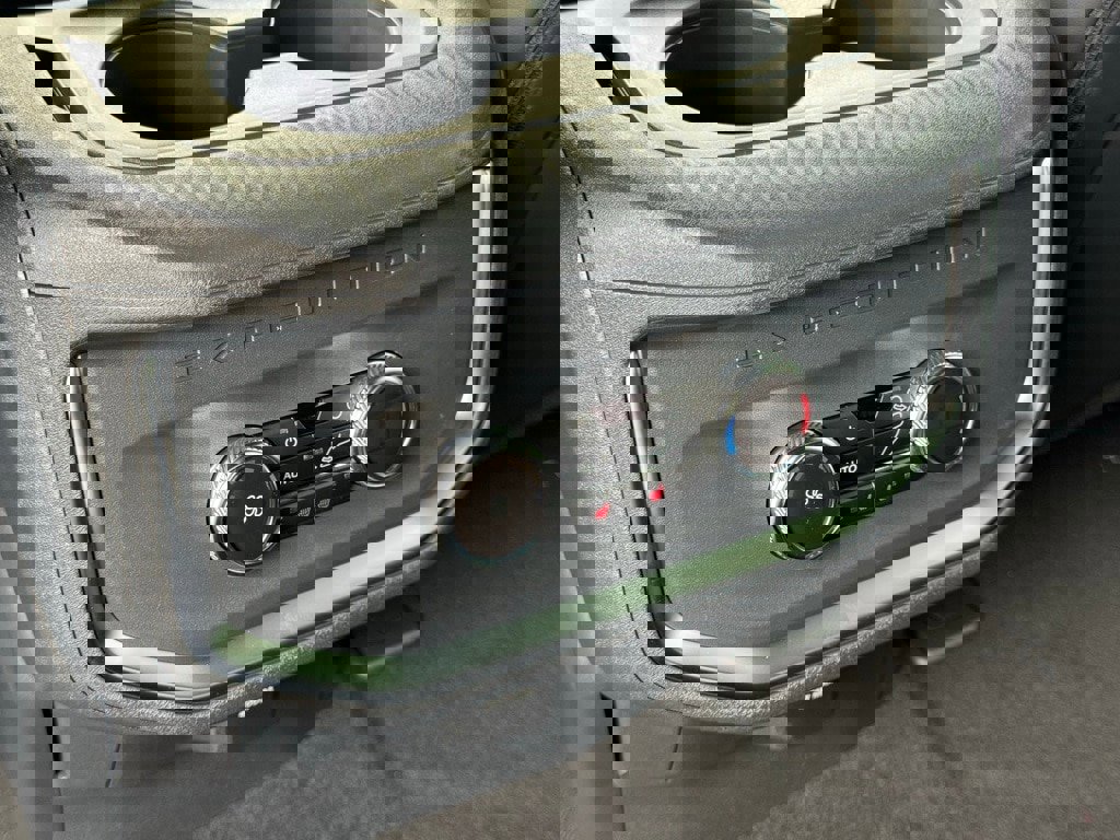 New 2025 Ford Expedition Platinum w/ Stealth Performance Package image 36