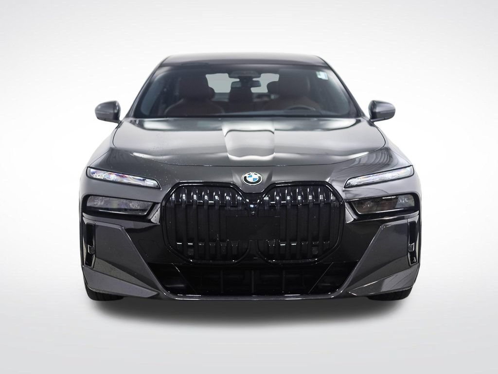 Used 2024 BMW 760i xDrive w/ Executive Package AWD/4WD image 8