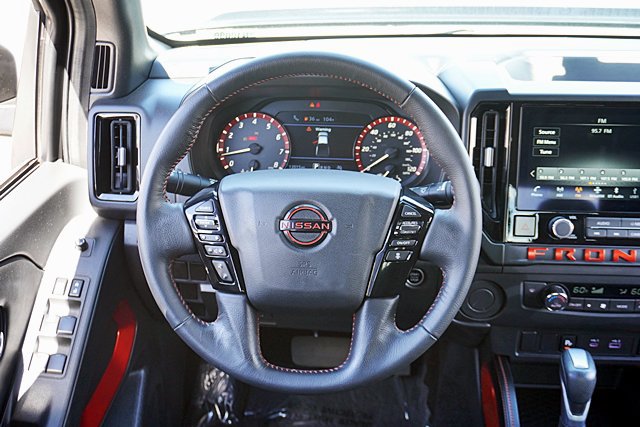 Used 2025 Nissan Frontier Pro-X RWD image 29