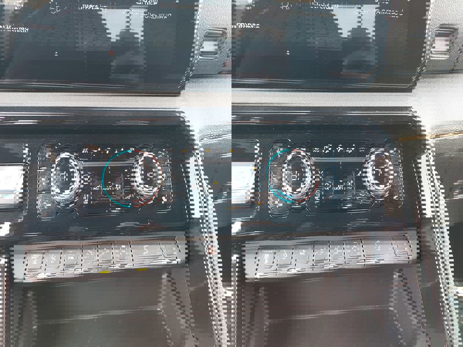 Used 2025 GMC Sierra 3500 AT4 w/ AT4 Premium Plus Package image 22