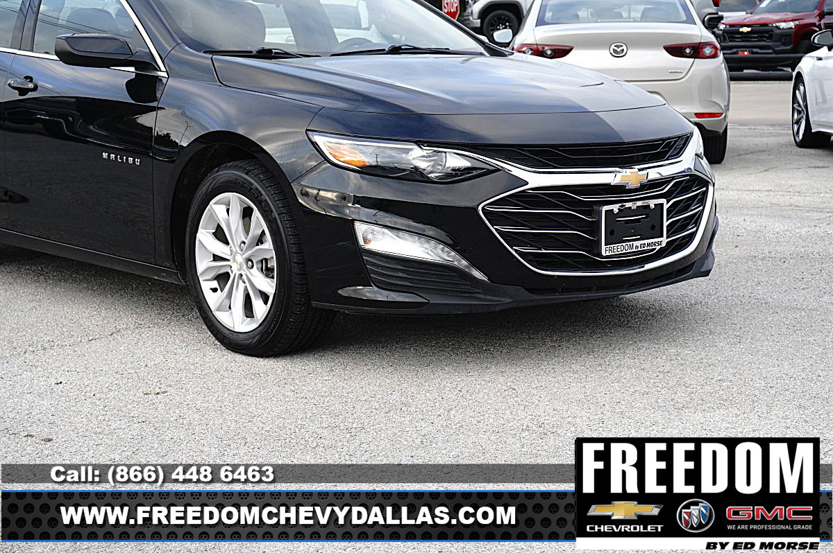 Certified 2025 Chevrolet Malibu LT FWD image 2