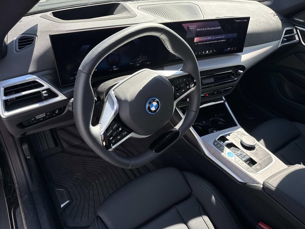 Used 2025 BMW i4 xDrive40i image 18