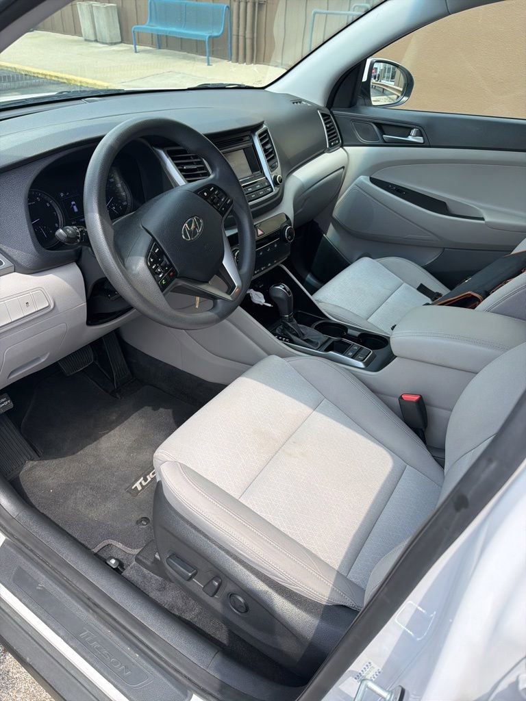 Used 2016 Hyundai Tucson SE w/ Option Group 02 AWD/4WD image 2