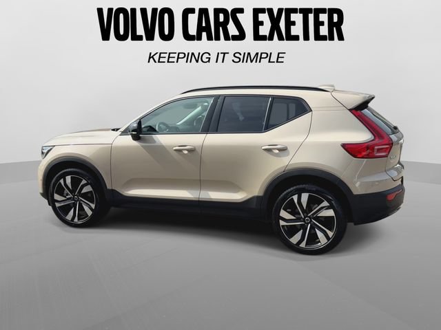 Certified 2025 Volvo XC40 B5 Ultra AWD/4WD image 8