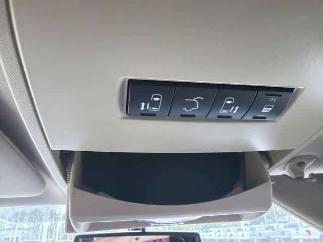 Used 2015 Chrysler Town & Country Touring-L w/ Driver Convenience Group FWD image 20