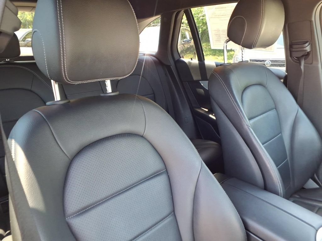 Used 2021 Mercedes-Benz GLC 300 4MATIC image 20