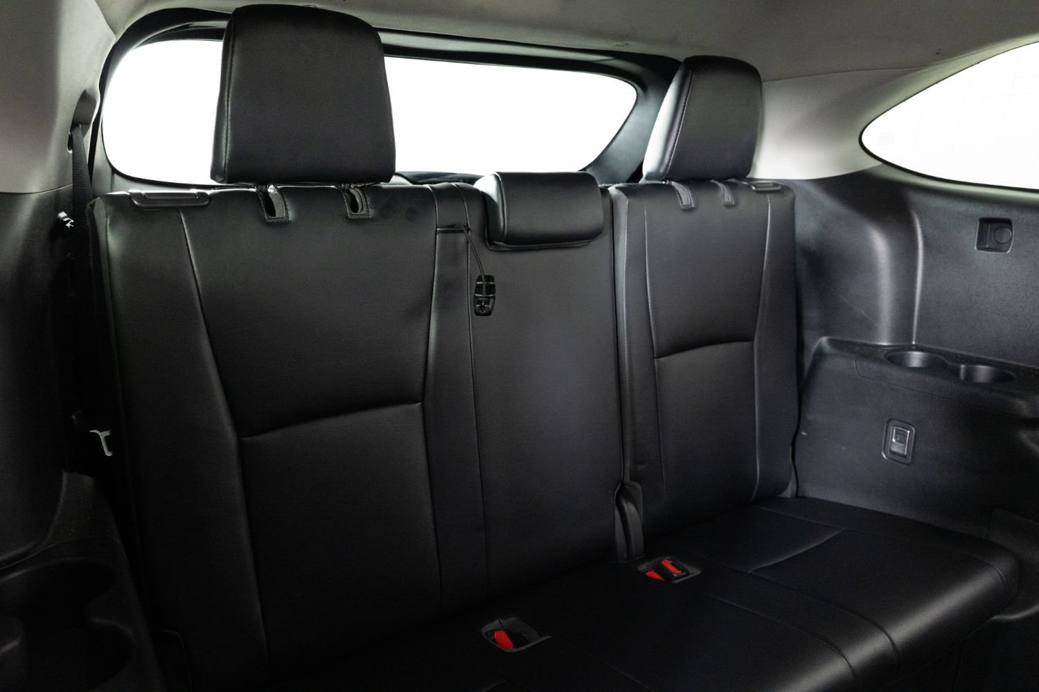 Used 2022 Toyota Highlander XLE FWD image 23