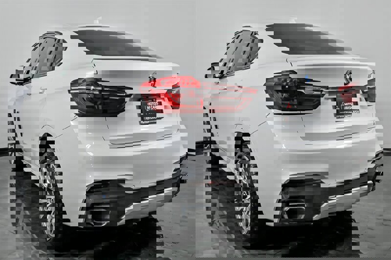 Used 2018 BMW X6 xDrive50i image 8