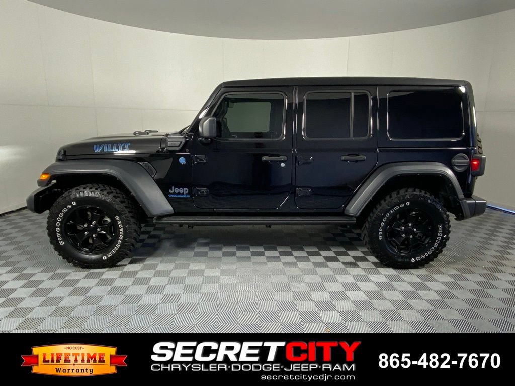 Used 2023 Jeep Wrangler Unlimited w/ Sun & Screen Package AWD/4WD image 4