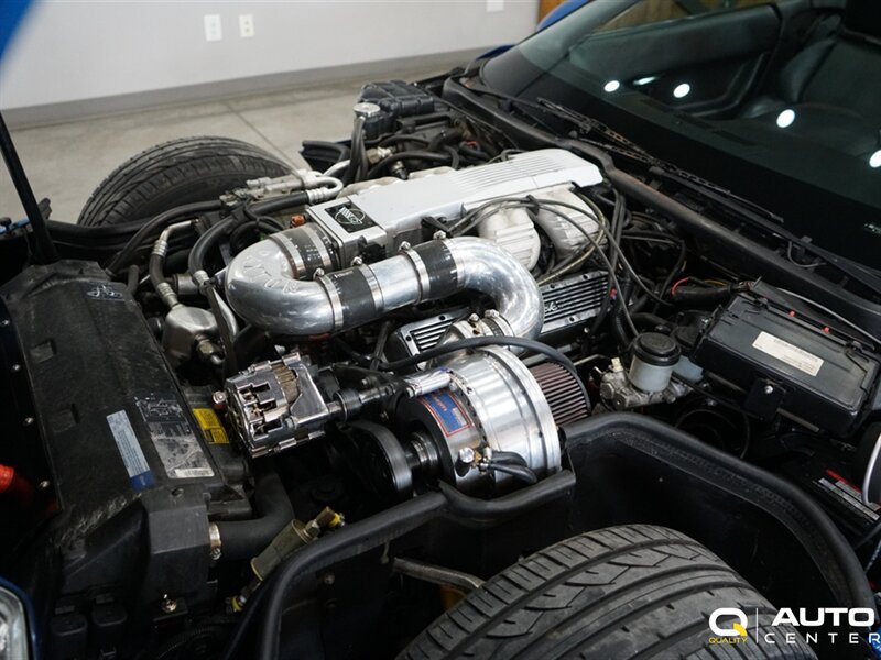 Used 1991 Chevrolet Corvette Convertible RWD image 12