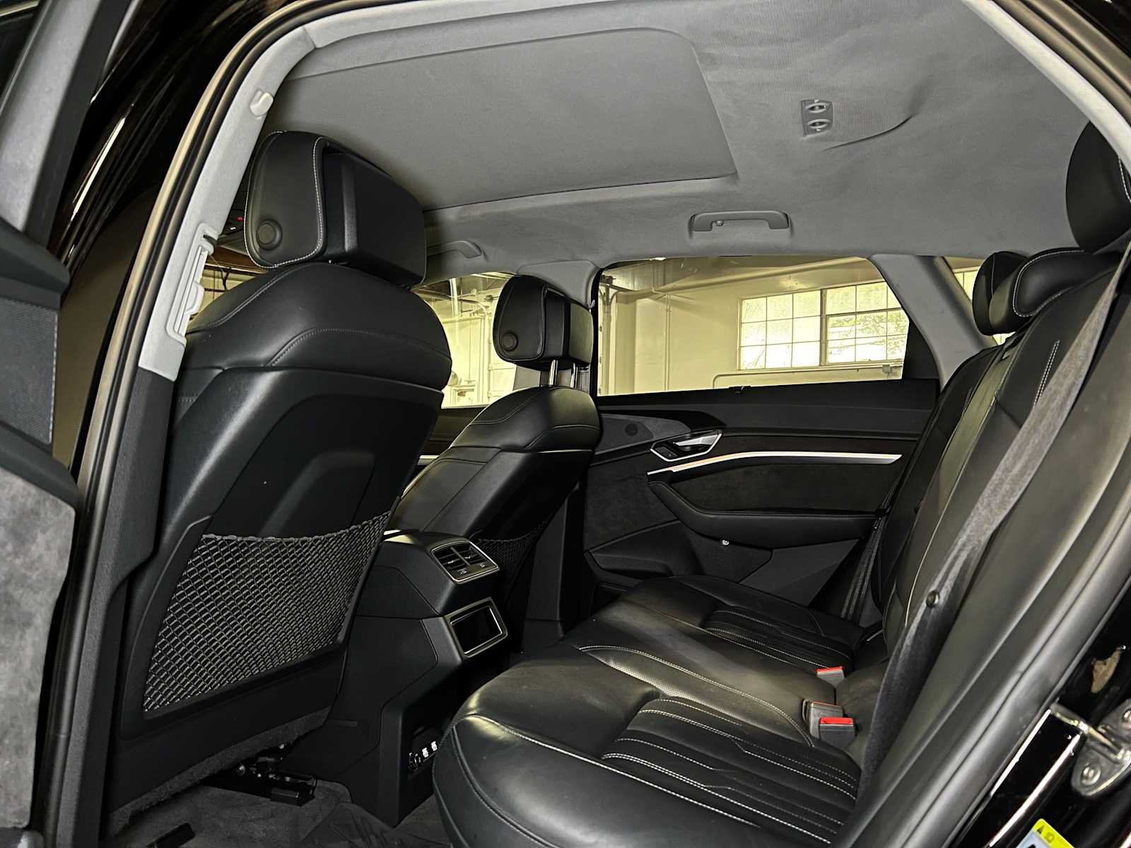 Used 2019 Audi e-tron Prestige w/ Prestige Package AWD/4WD image 19