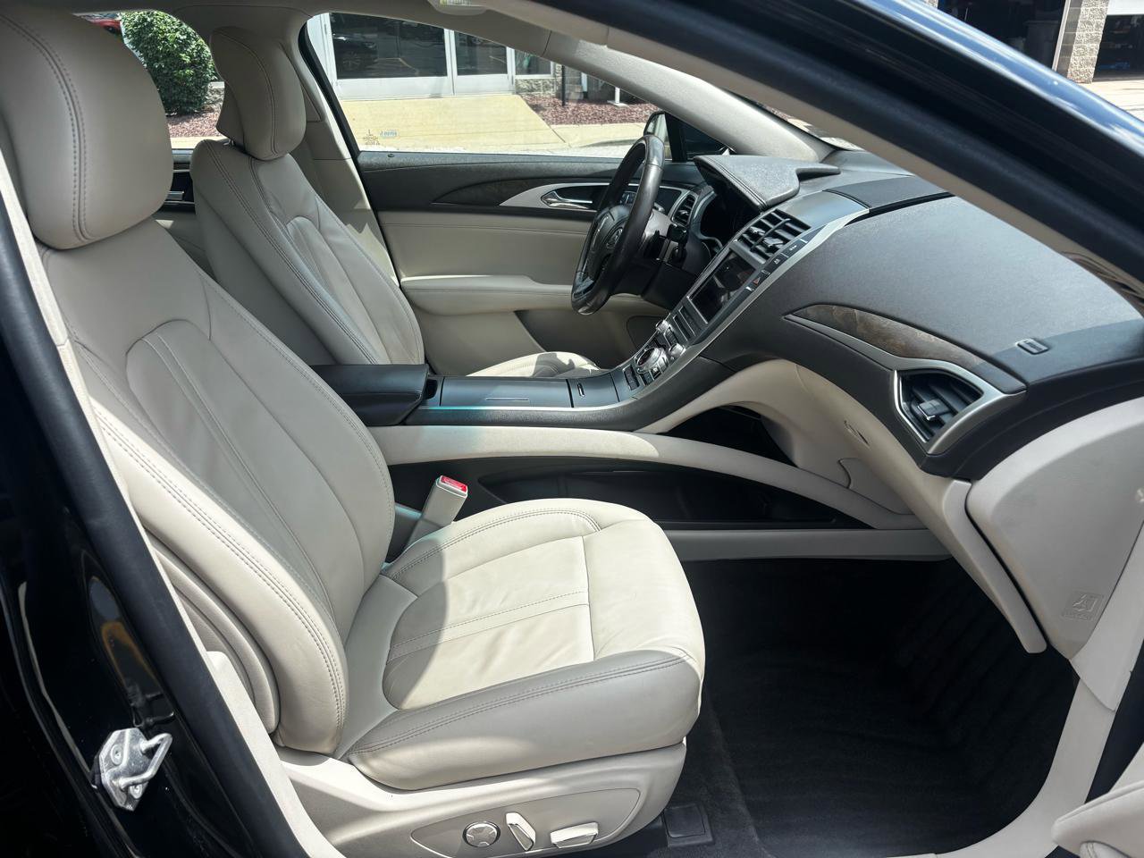 Used 2018 Lincoln MKZ Select w/ Select Plus Package AWD/4WD image 27