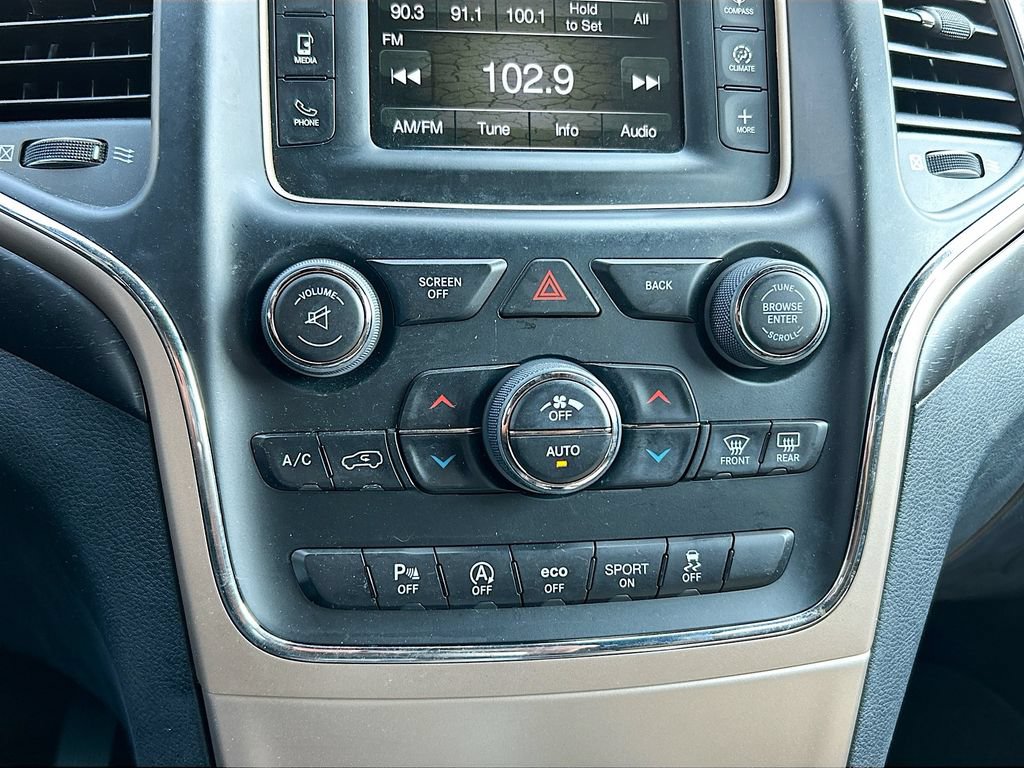 Used 2017 Jeep Grand Cherokee Laredo RWD image 30