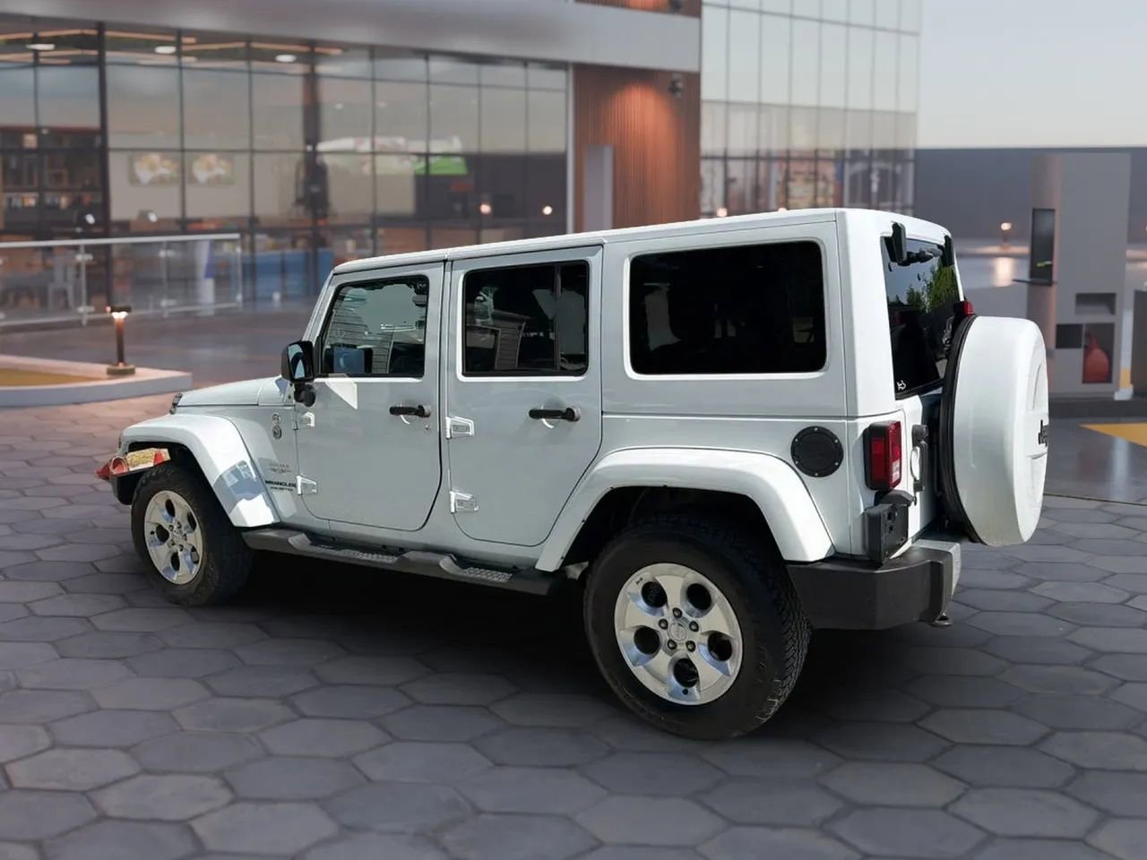 Used 2015 Jeep Wrangler Unlimited Sahara w/ Mopar Chrome Edition Group AWD/4WD image 7