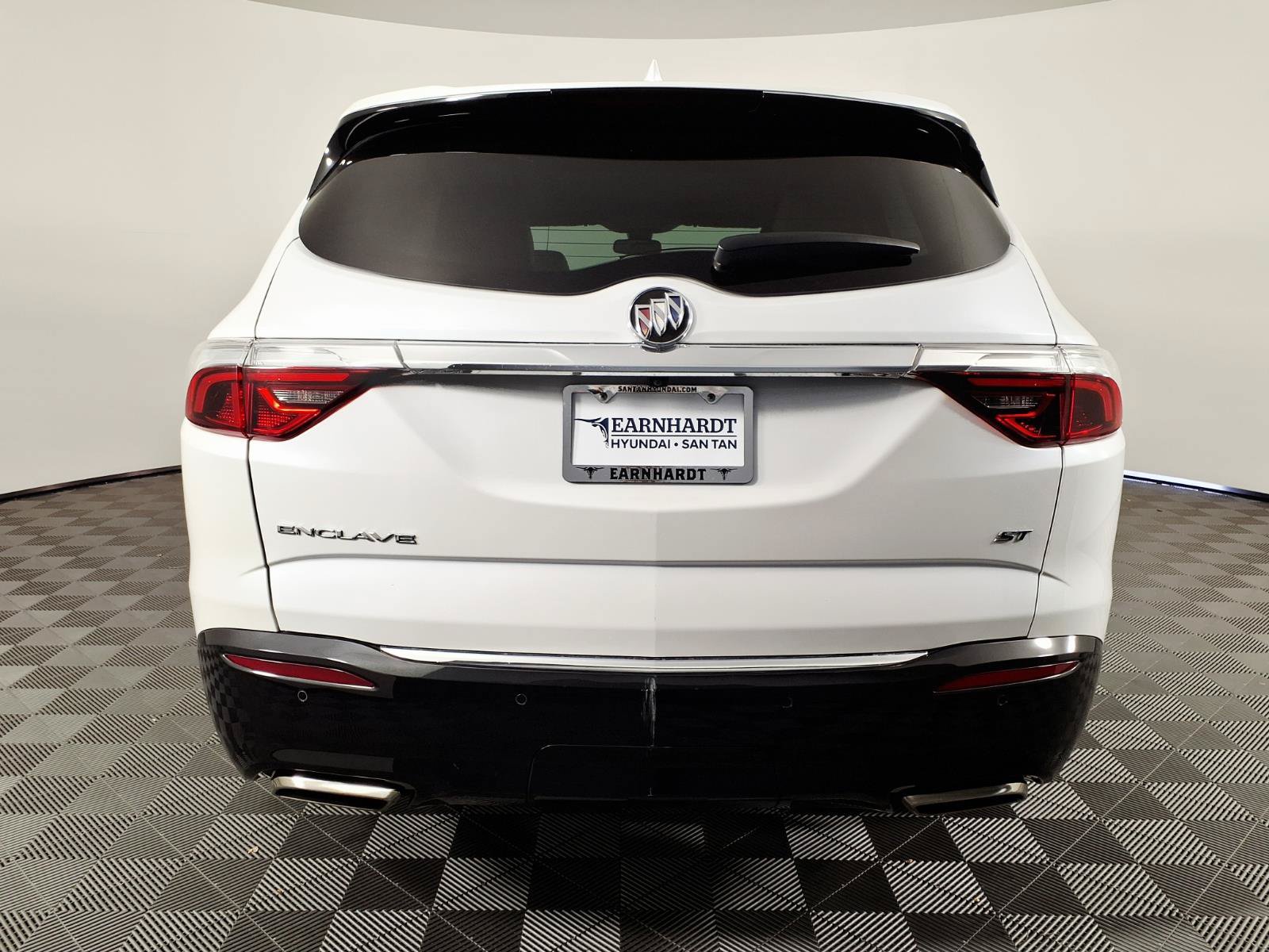 Used 2023 Buick Enclave Essence w/ Experience Buick Package FWD image 5