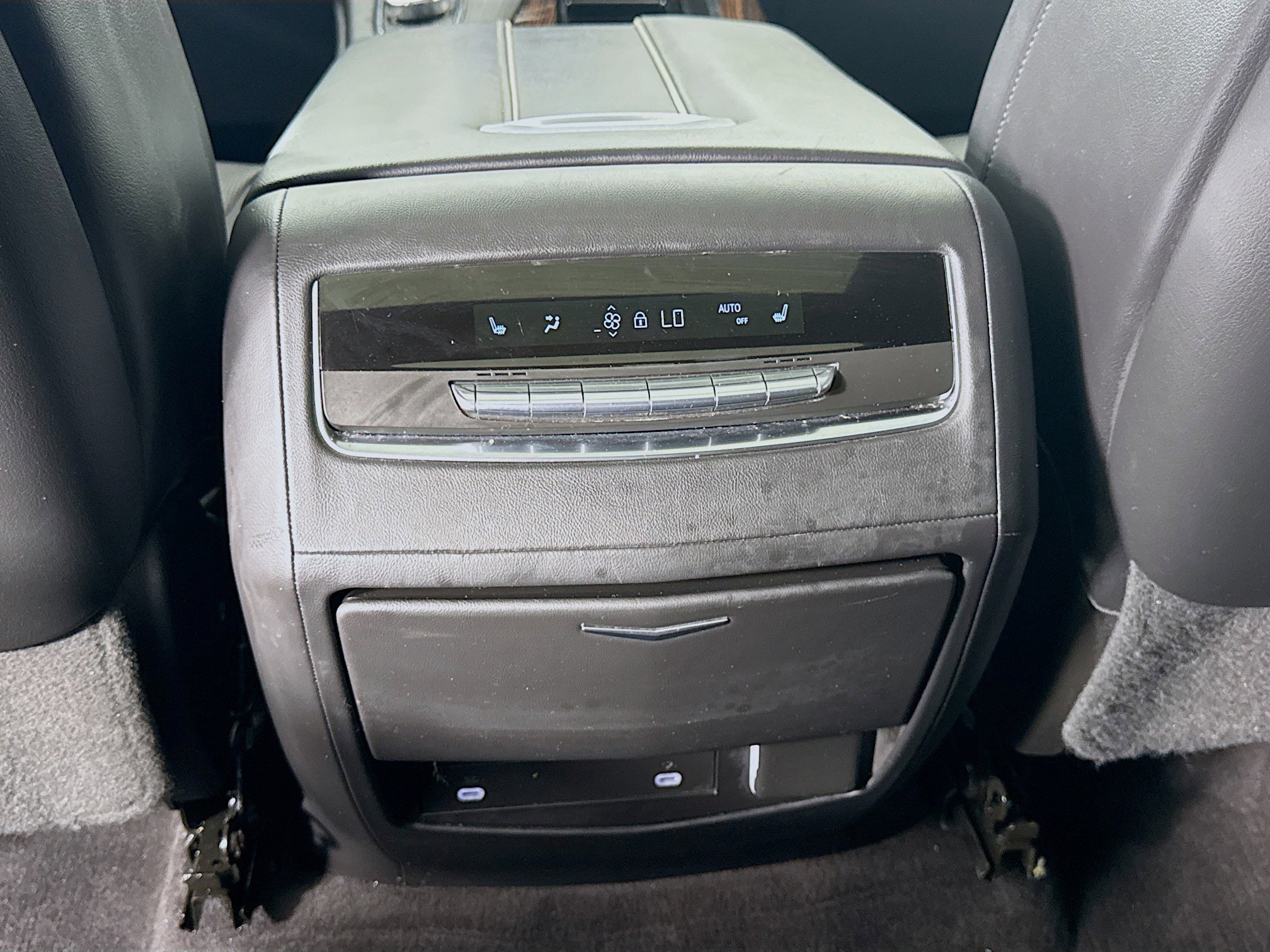Used 2023 Cadillac Escalade Premium Luxury w/ LPO, Floor Liner Package AWD/4WD image 27