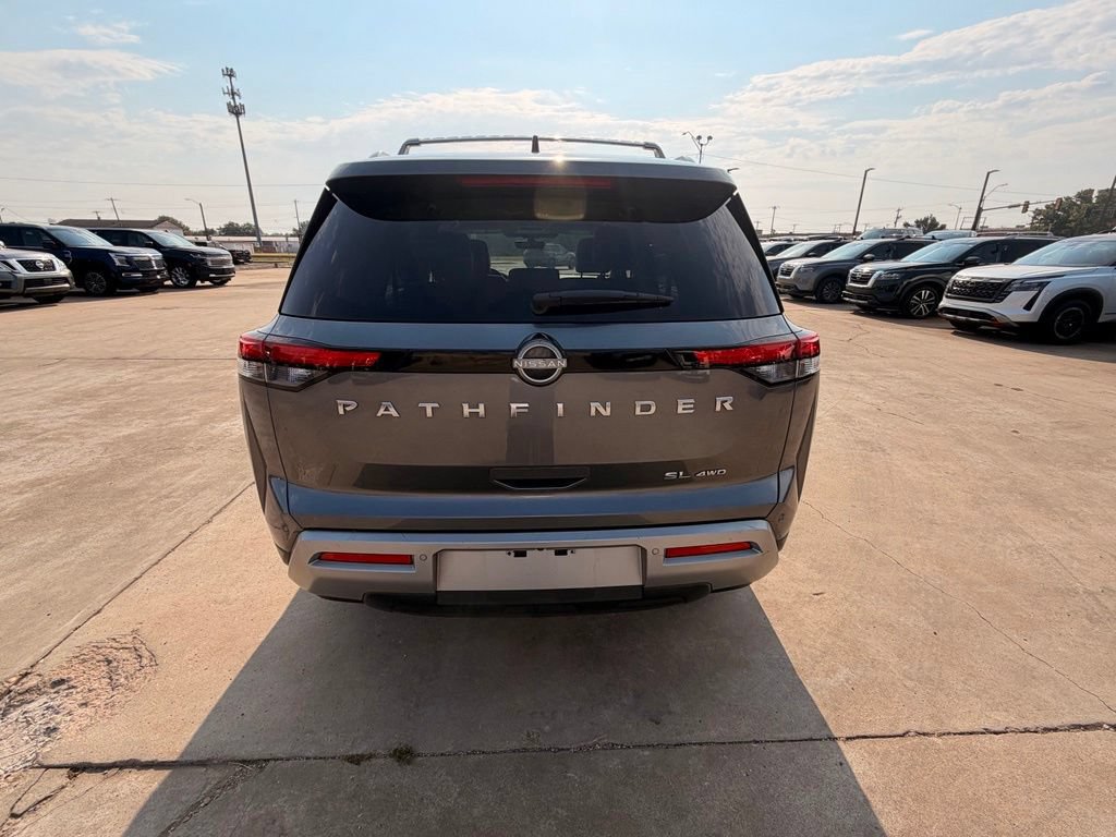 Certified 2023 Nissan Pathfinder SL AWD/4WD image 4