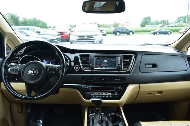 Used 2017 Kia Sedona EX FWD image 38
