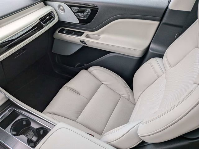 Used 2025 Lincoln Aviator Reserve w/ Equipment Group 201A image 18