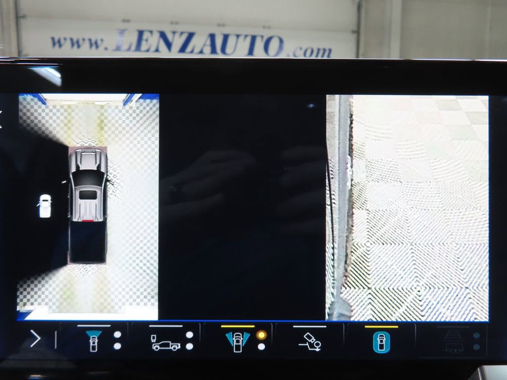 Used 2024 Chevrolet Silverado 2500 High Country w/ High Country Premium Package image 19