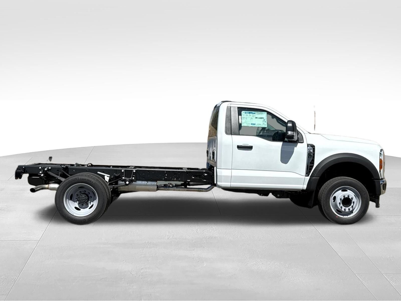 New 2026 Ford F550 2WD Regular Cab Super Duty w/ XL Chrome Package image 2