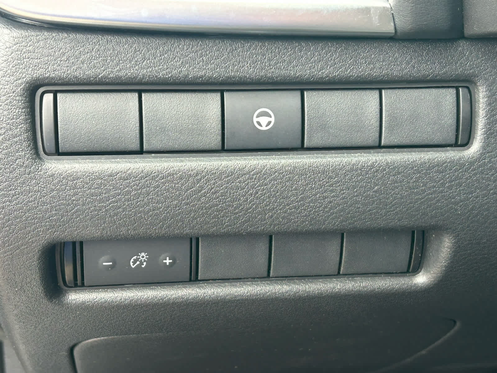 Used 2021 Nissan Rogue SV AWD/4WD image 18