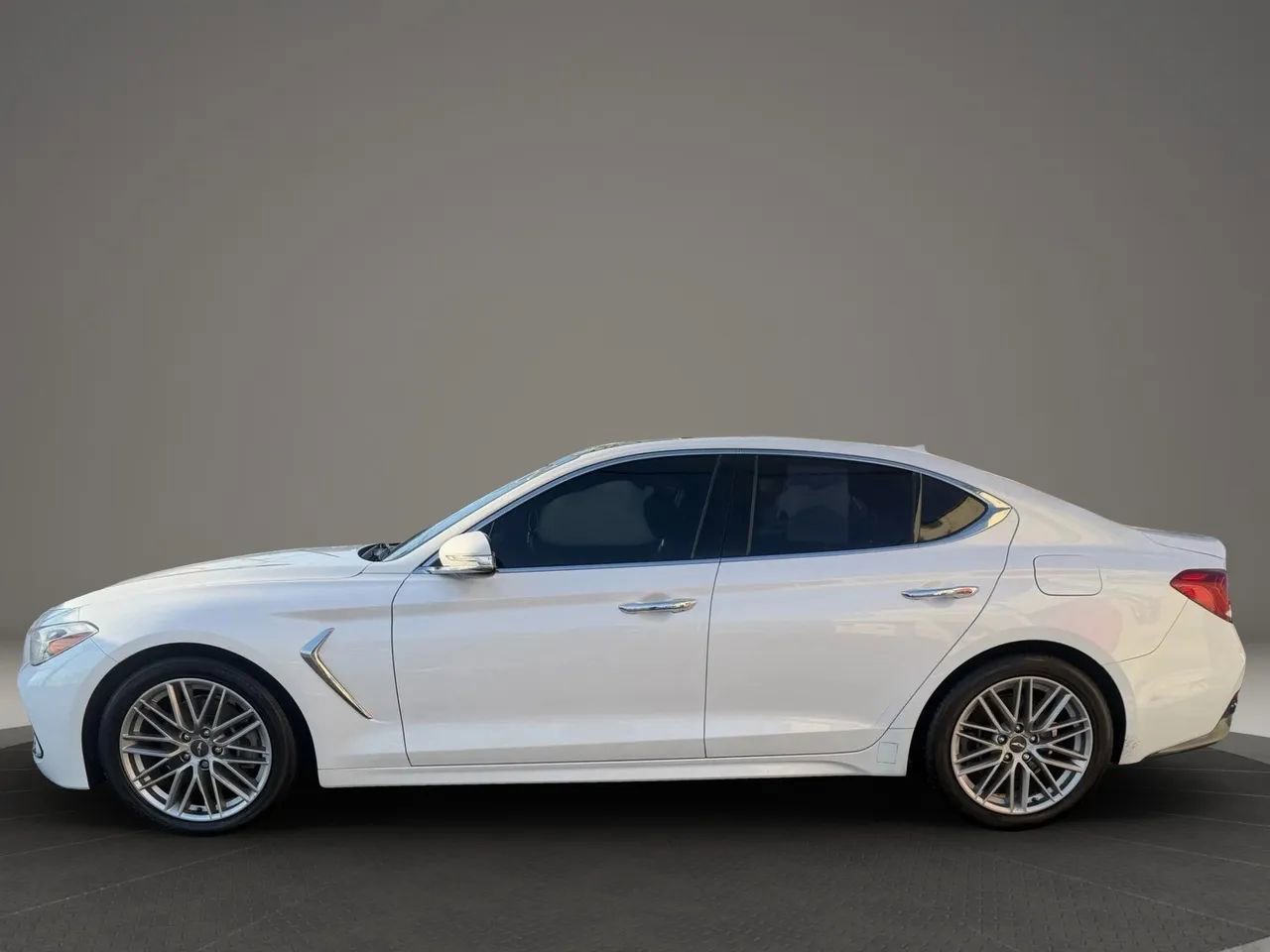 Used 2020 Genesis G70 2.0T w/ Elite Package image 6