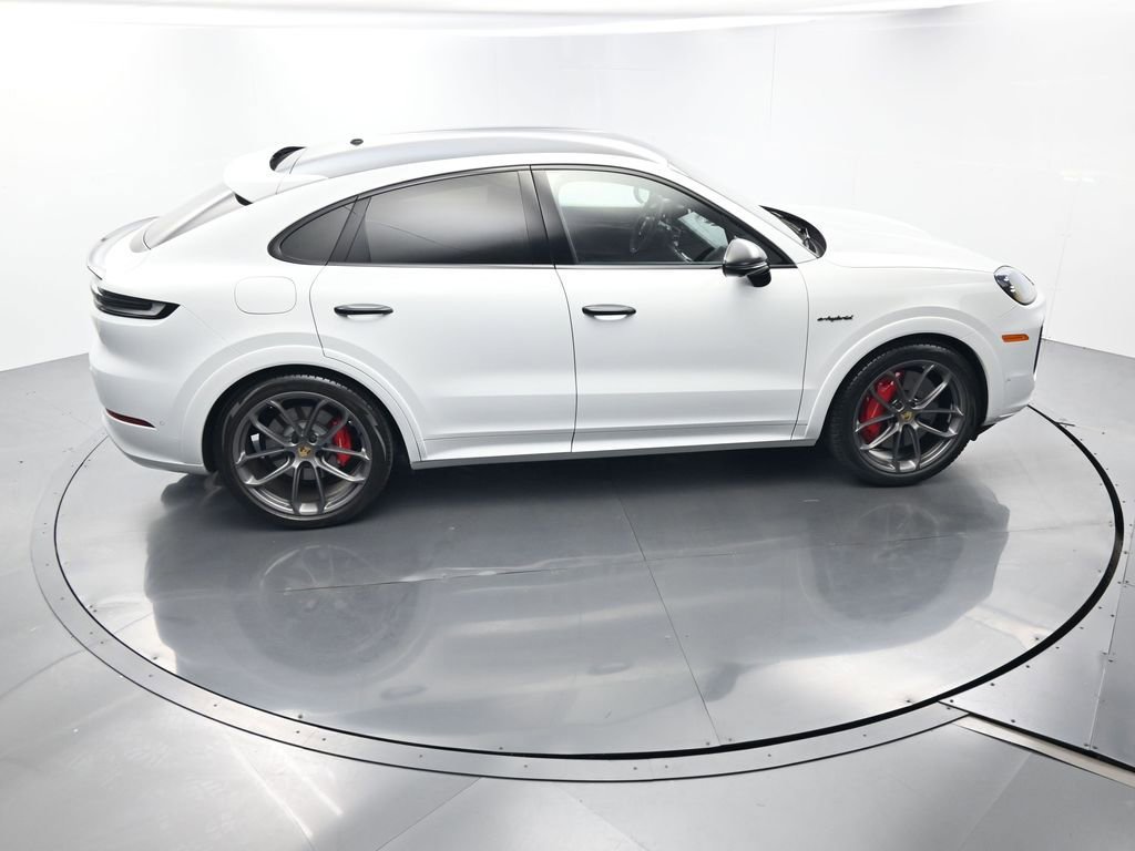 Certified 2024 Porsche Cayenne Turbo image 42