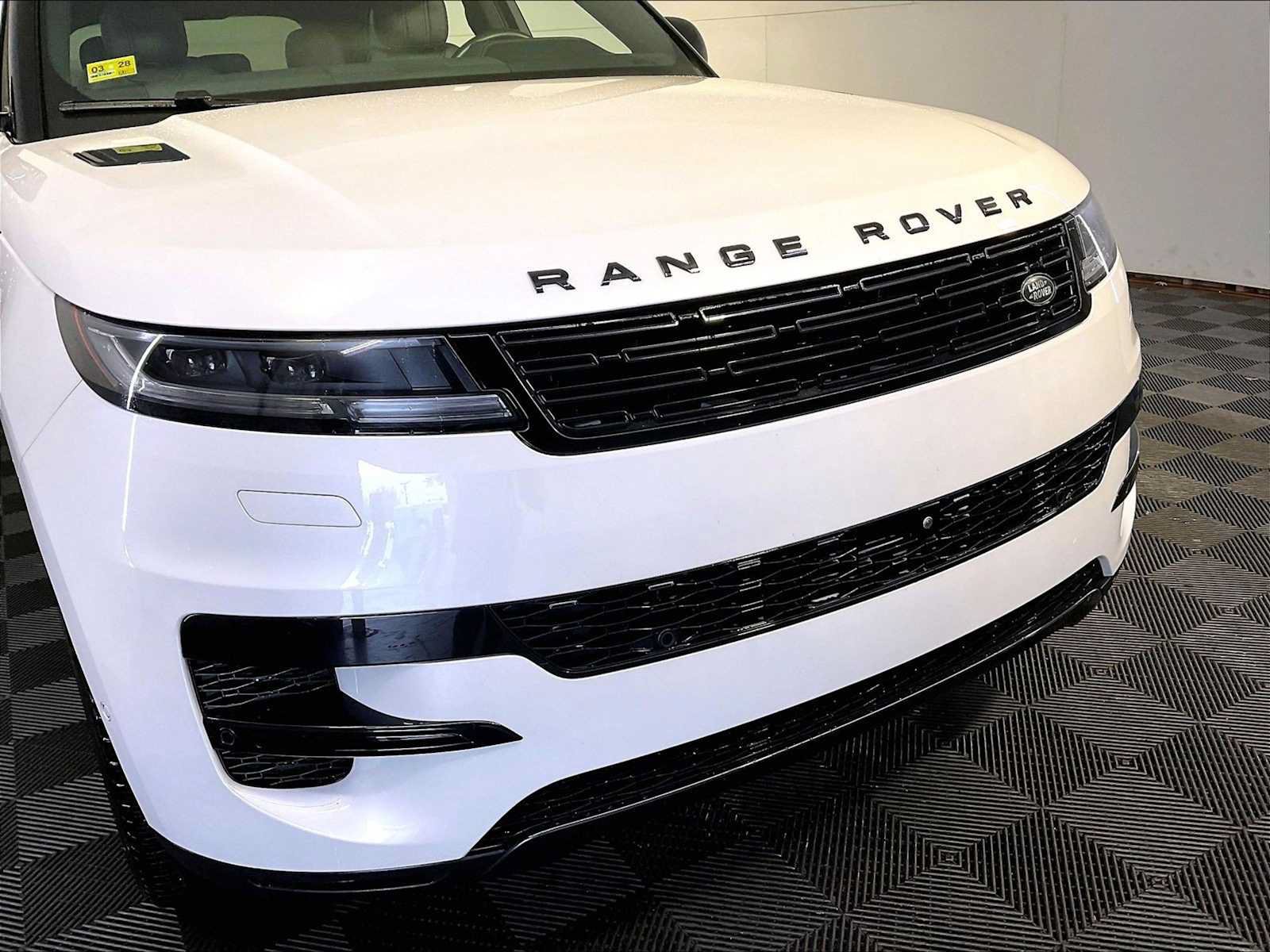 Used 2024 Land Rover Range Rover Sport SE AWD/4WD image 34