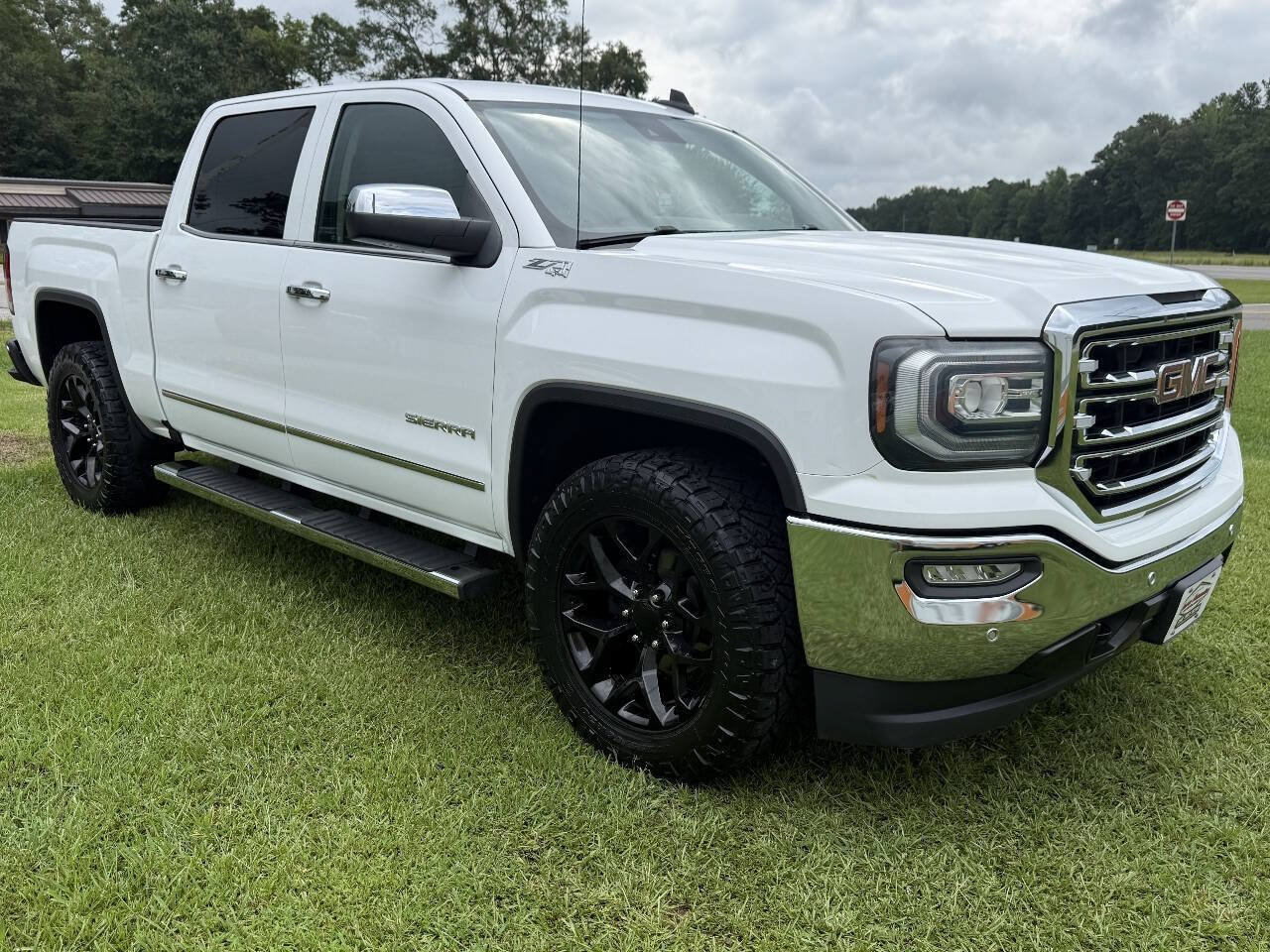 Used 2018 GMC Sierra 1500 SLT AWD/4WD image 4