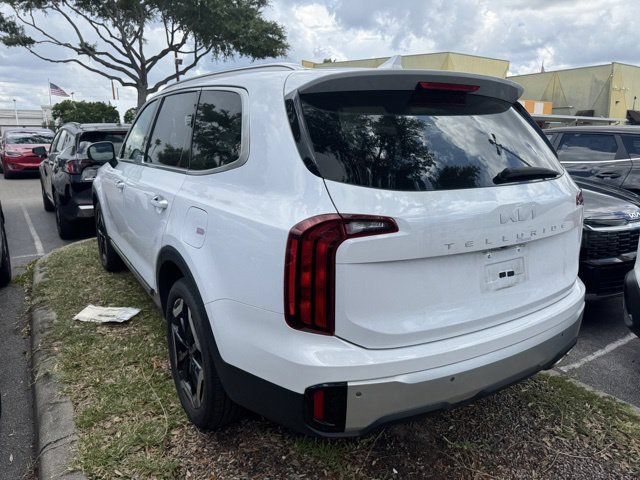 Certified 2024 Kia Telluride S w/ S Sunroof Package FWD image 3