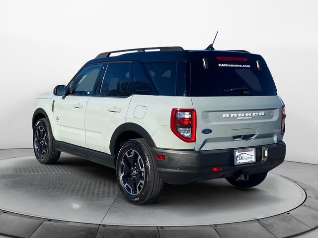 Used 2021 Ford Bronco Sport Outer Banks w/ Outer Banks Package (96D) image 3