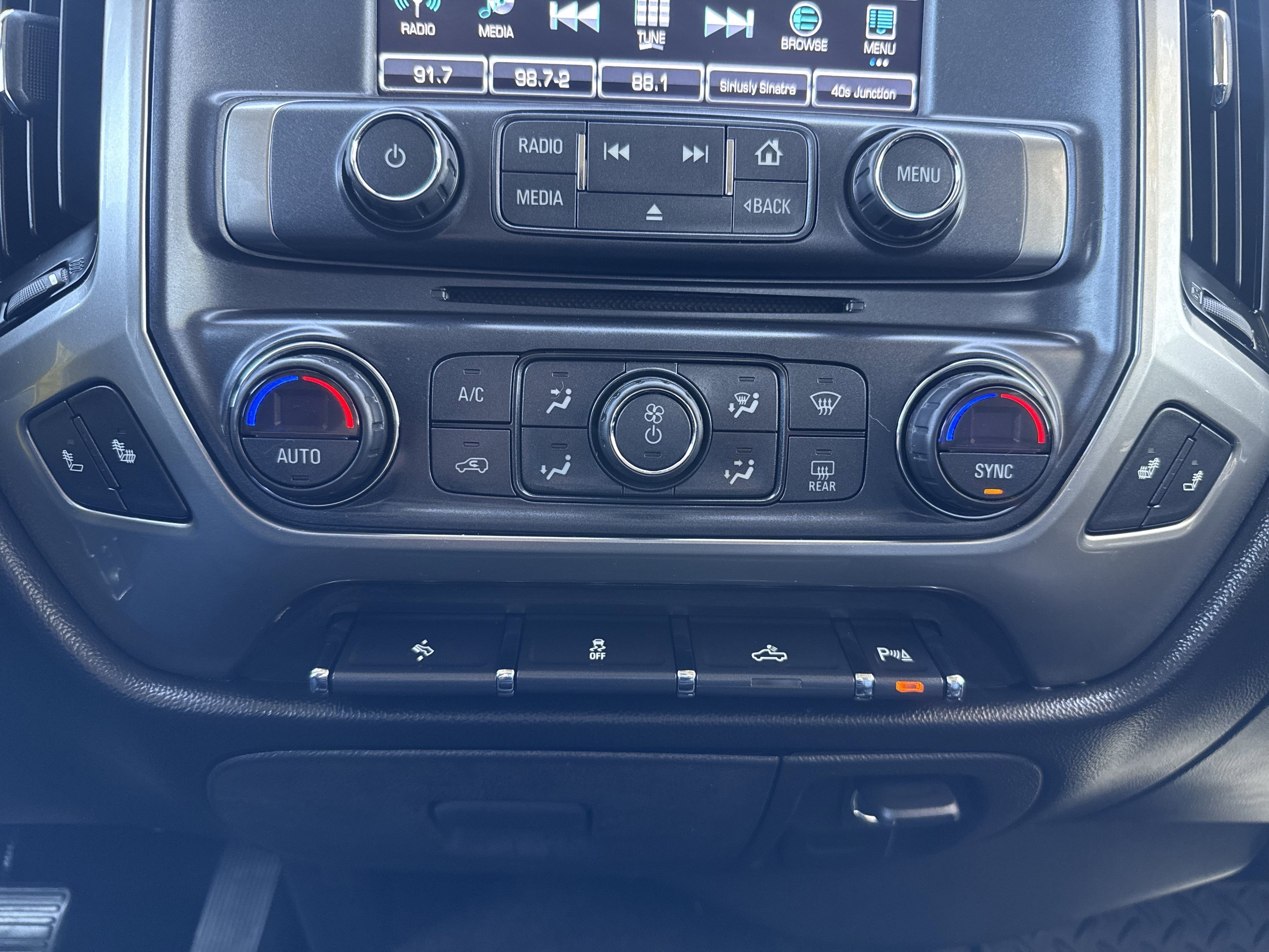 Used 2018 Chevrolet Silverado 1500 LT w/ Texas Edition image 29