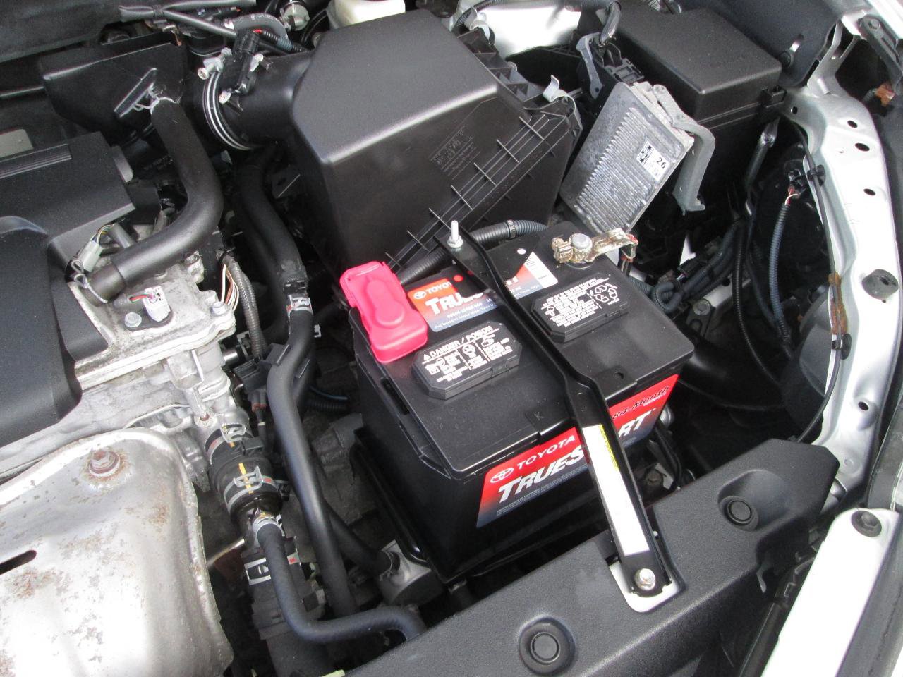 Used 2013 Toyota RAV4 Limited image 33