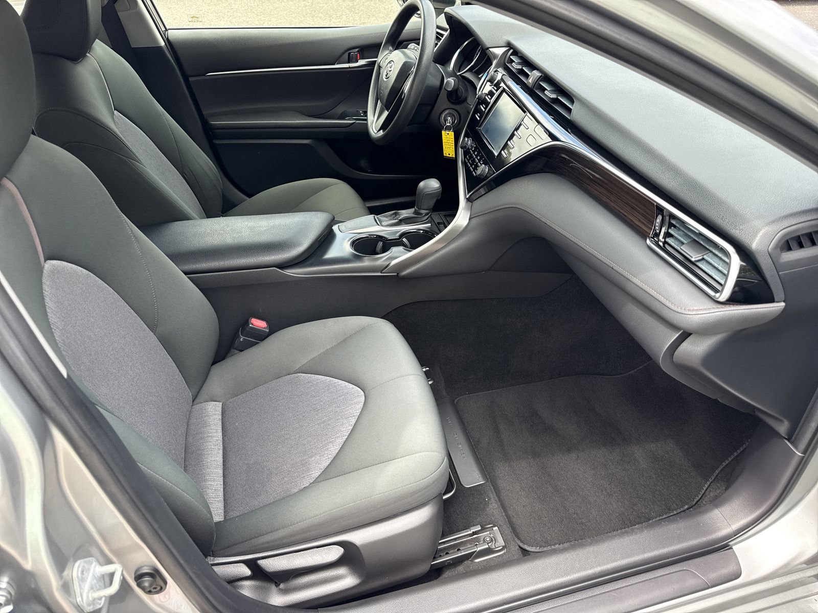 Used 2018 Toyota Camry LE image 26