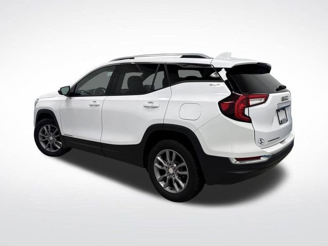Used 2024 GMC Terrain SLT image 3