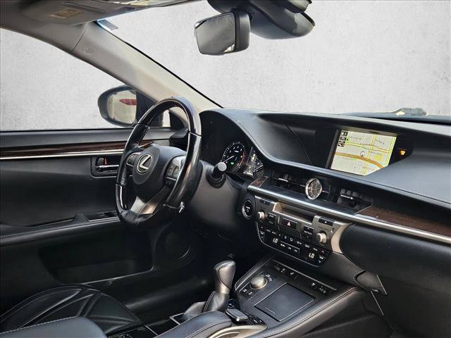 Used 2017 Lexus ES 300h w/ Navigation System Package FWD image 8