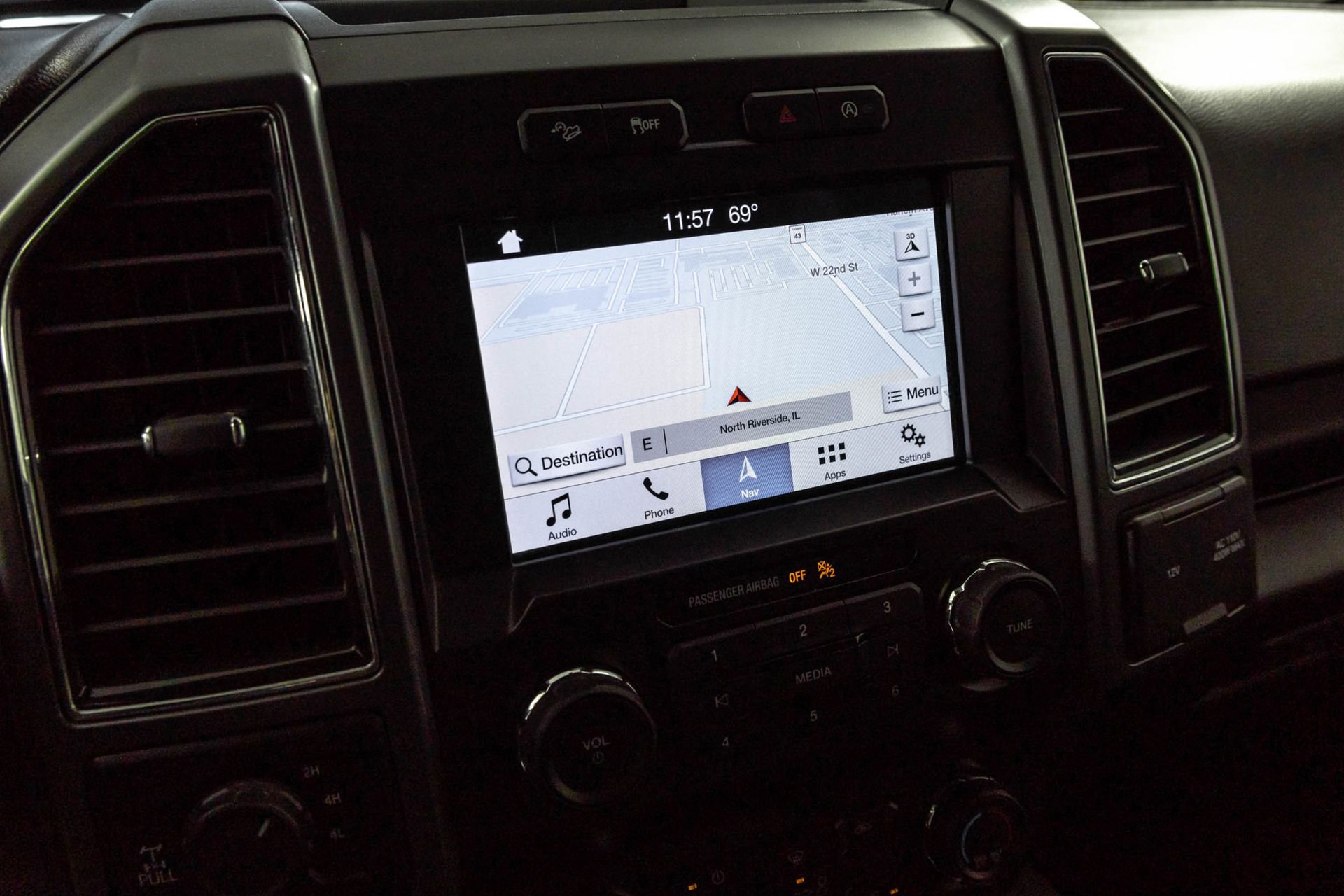 Used 2019 Ford F150 XLT w/ Equipment Group 302A Luxury AWD/4WD image 10