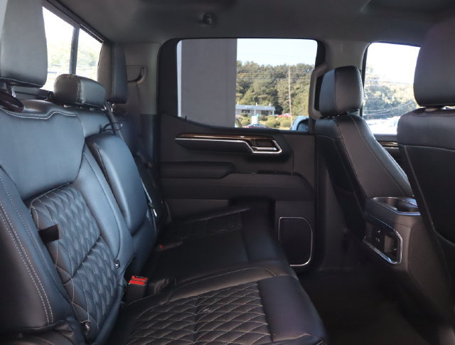 Used 2023 GMC Sierra 1500 Elevation w/ Preferred Package AWD/4WD image 53