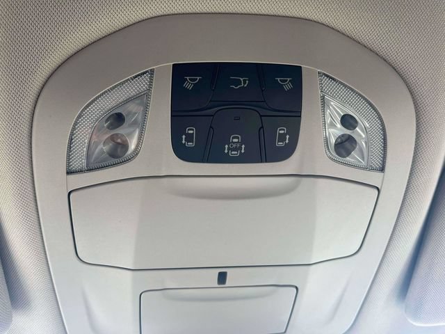 Used 2024 Chrysler Pacifica Touring-L FWD image 18