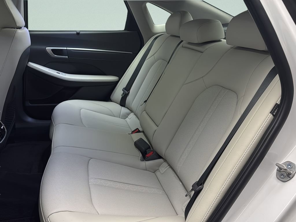 Certified 2025 Hyundai Sonata Limited FWD image 14