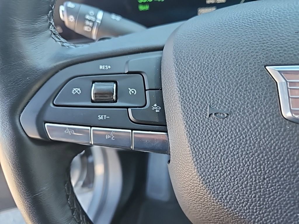 Used 2025 Cadillac XT4 Premium Luxury image 19