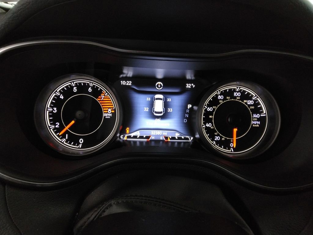 Used 2021 Jeep Cherokee Trailhawk image 18