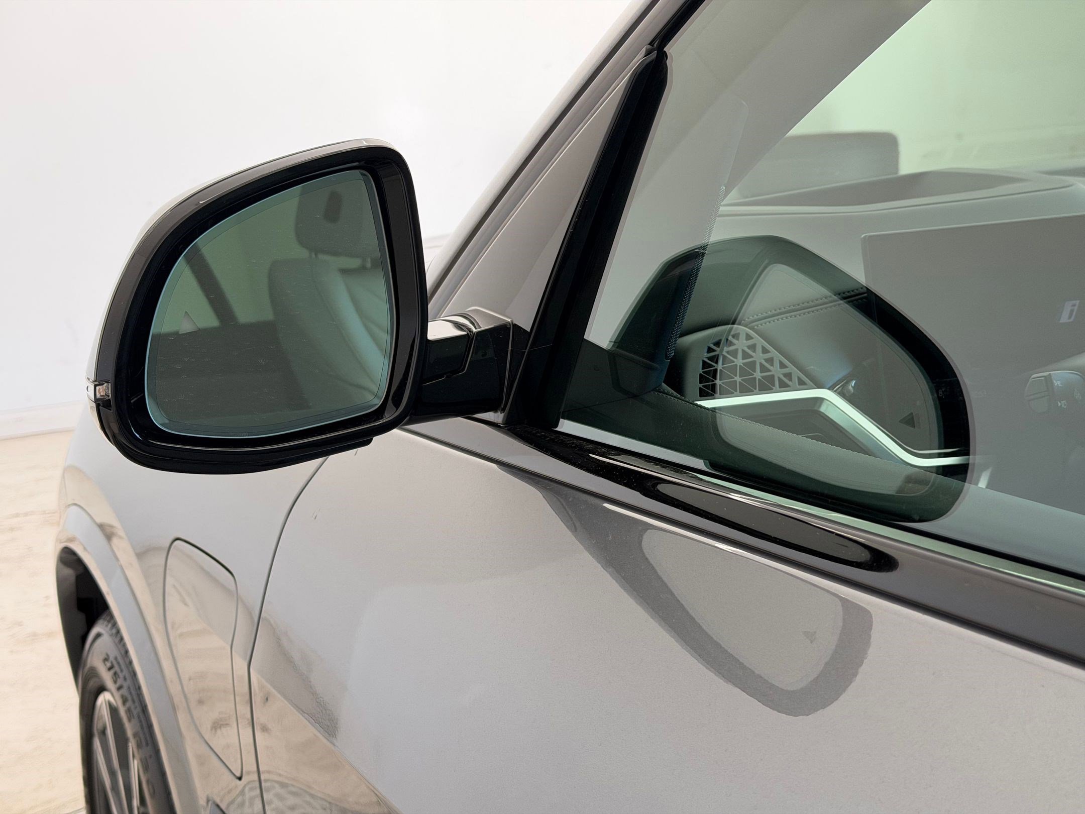 New 2026 BMW X5 xDrive50e w/ M Sport Package image 23