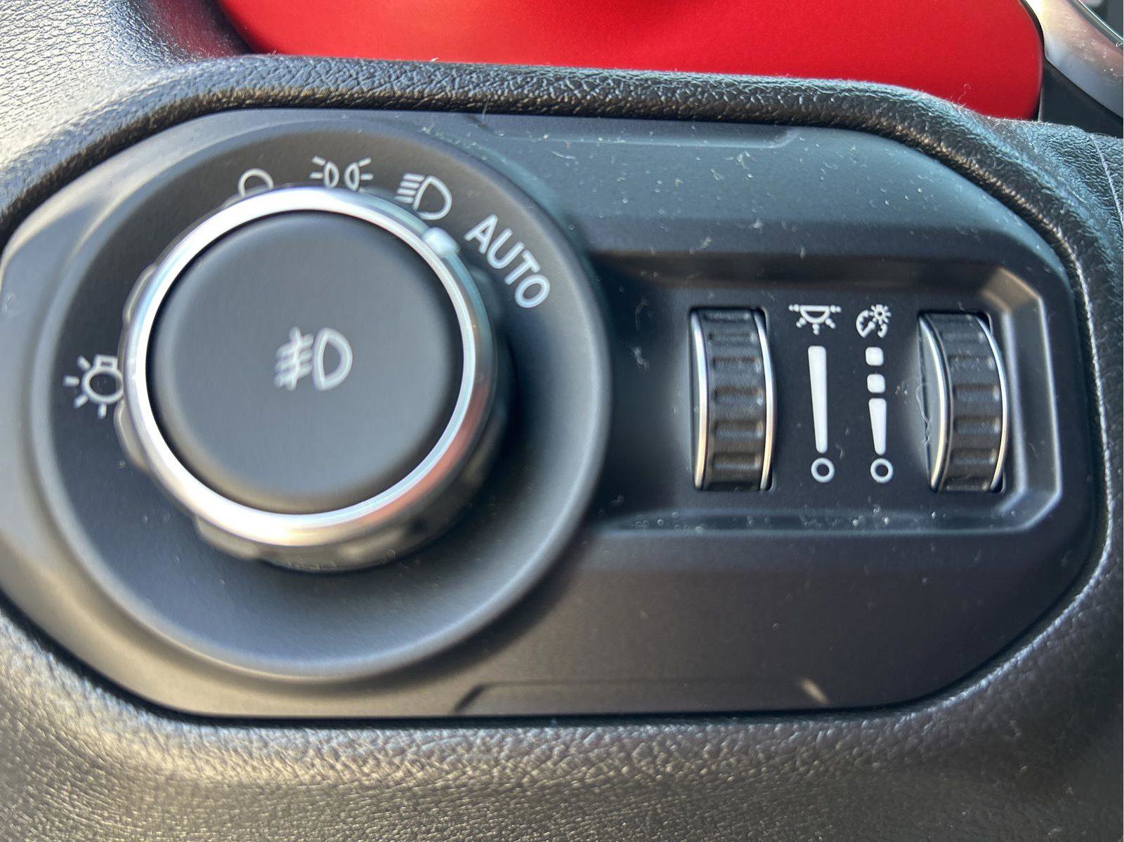 Used 2022 Jeep Wrangler Rubicon AWD/4WD image 25