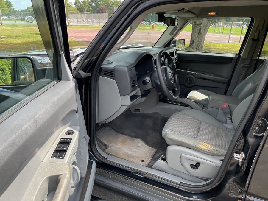 Used 2007 Jeep Commander Sport image 35