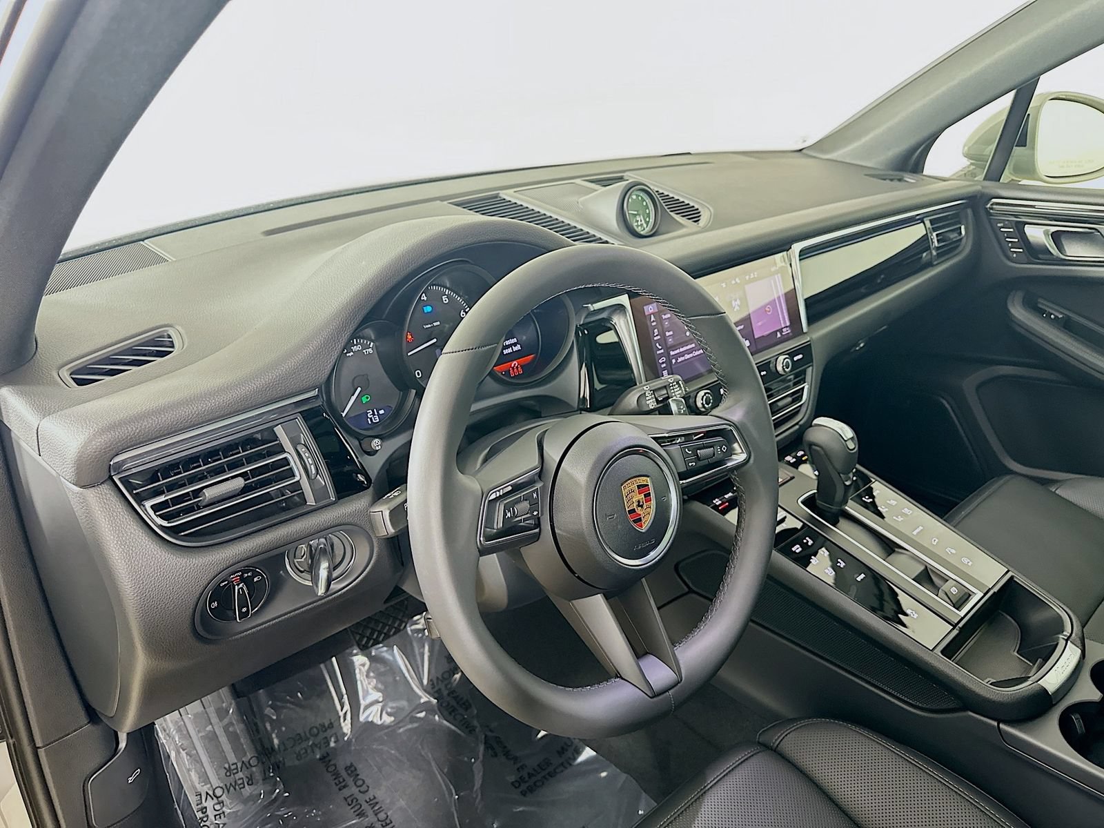 New 2026 Porsche Macan AWD/4WD image 32
