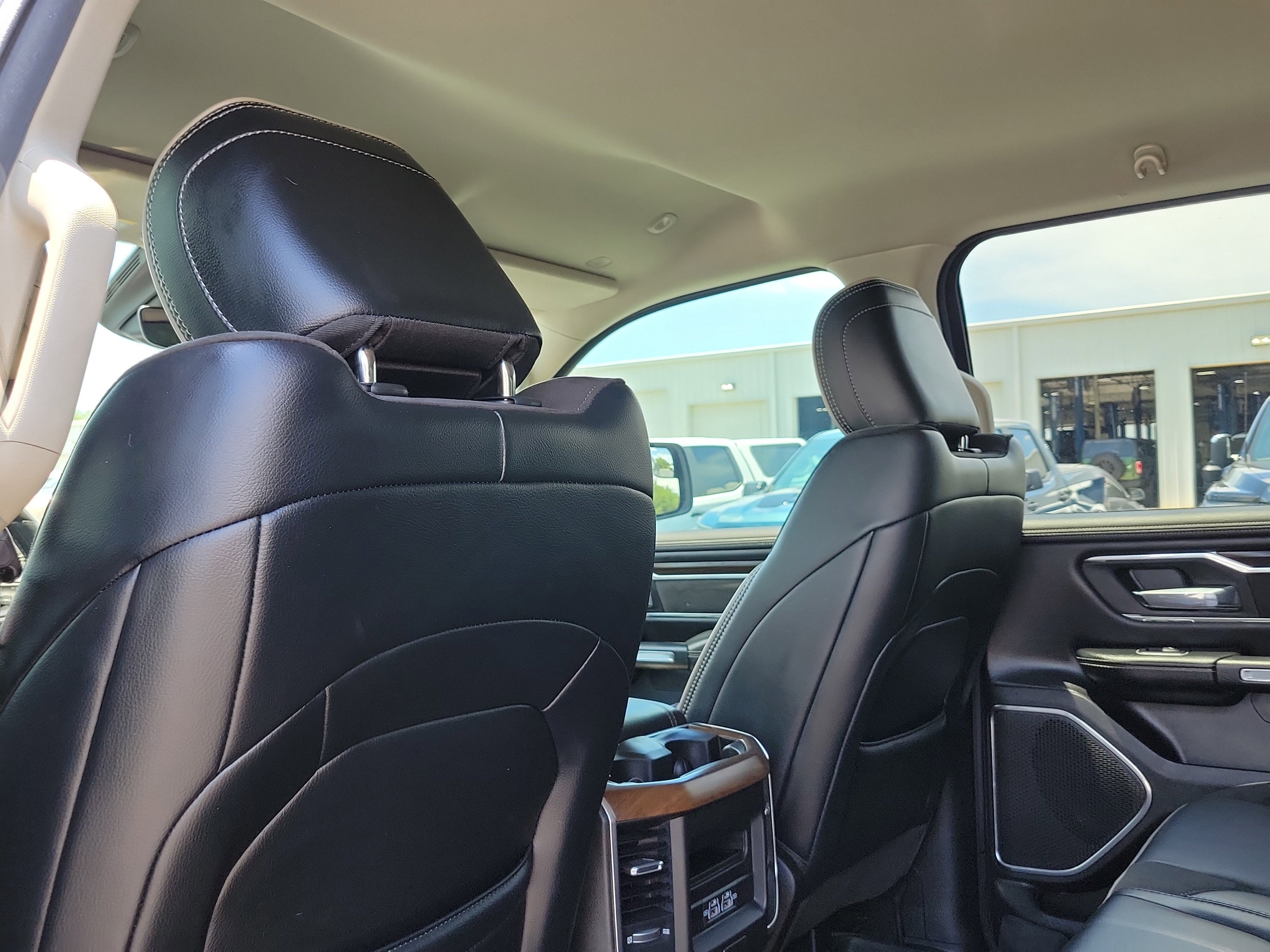 Used 2022 RAM 1500 Laramie AWD/4WD image 14