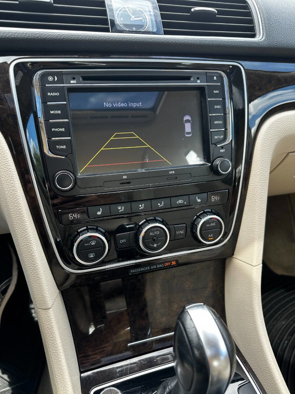 Used 2014 Volkswagen Passat 1.8T SEL Premium image 16