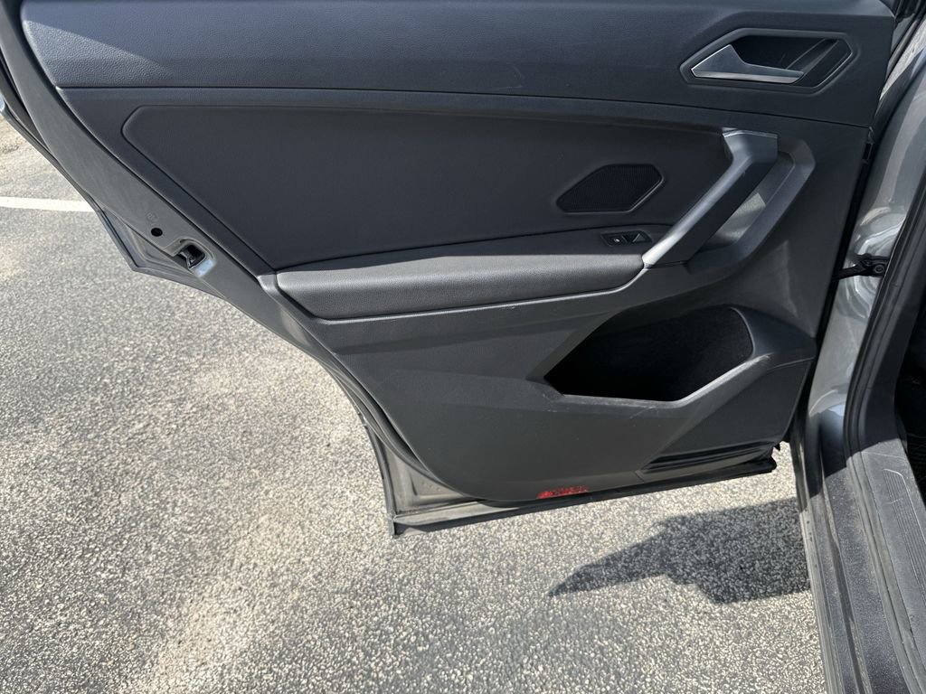 Used 2019 Volkswagen Tiguan SE image 22